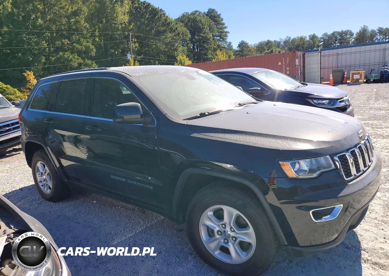 2017 Jeep Grand Cherokee Laredo VIN:1C4RJEAGXHC916255 - 4