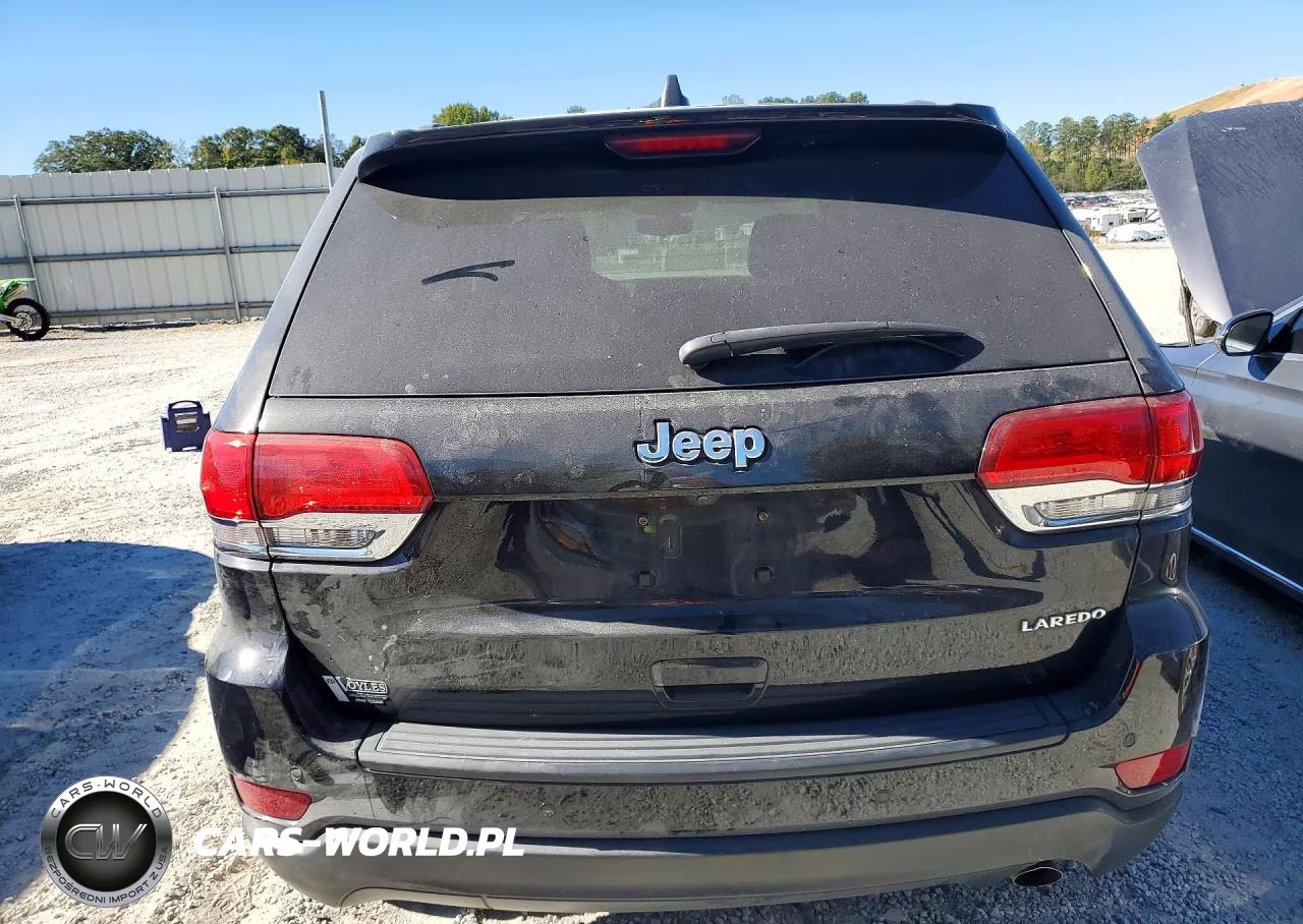 2017 Jeep Grand Cherokee Laredo VIN:1C4RJEAGXHC916255 - 6