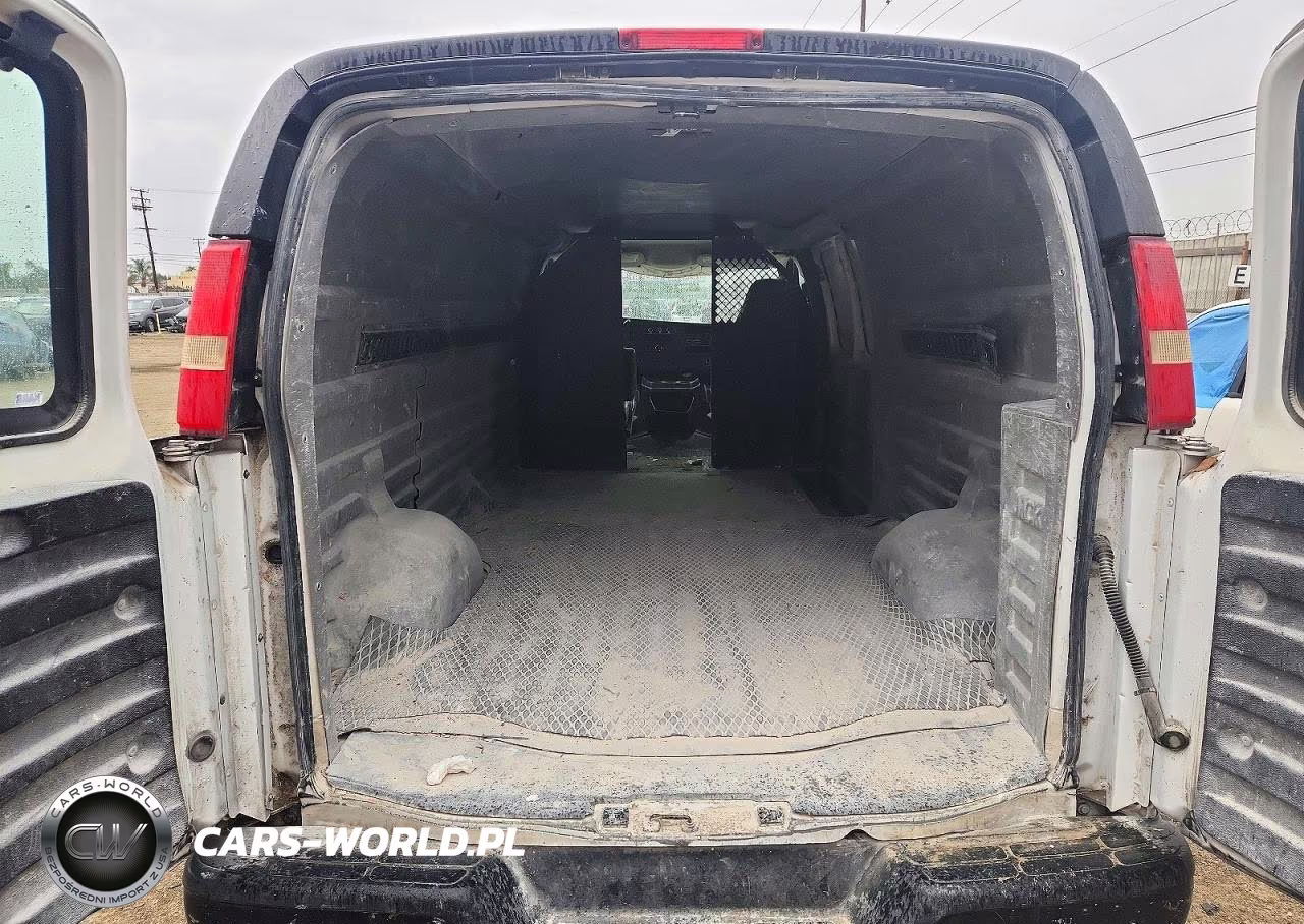 2008 Chevrolet Express 2500 Cargo Delivery Van VIN:1GCGG29C081120308 - 10