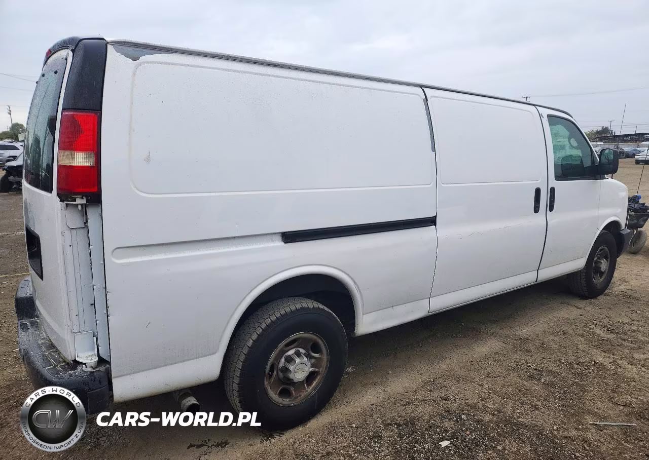 2008 Chevrolet Express 2500 Cargo Delivery Van VIN:1GCGG29C081120308 - 3