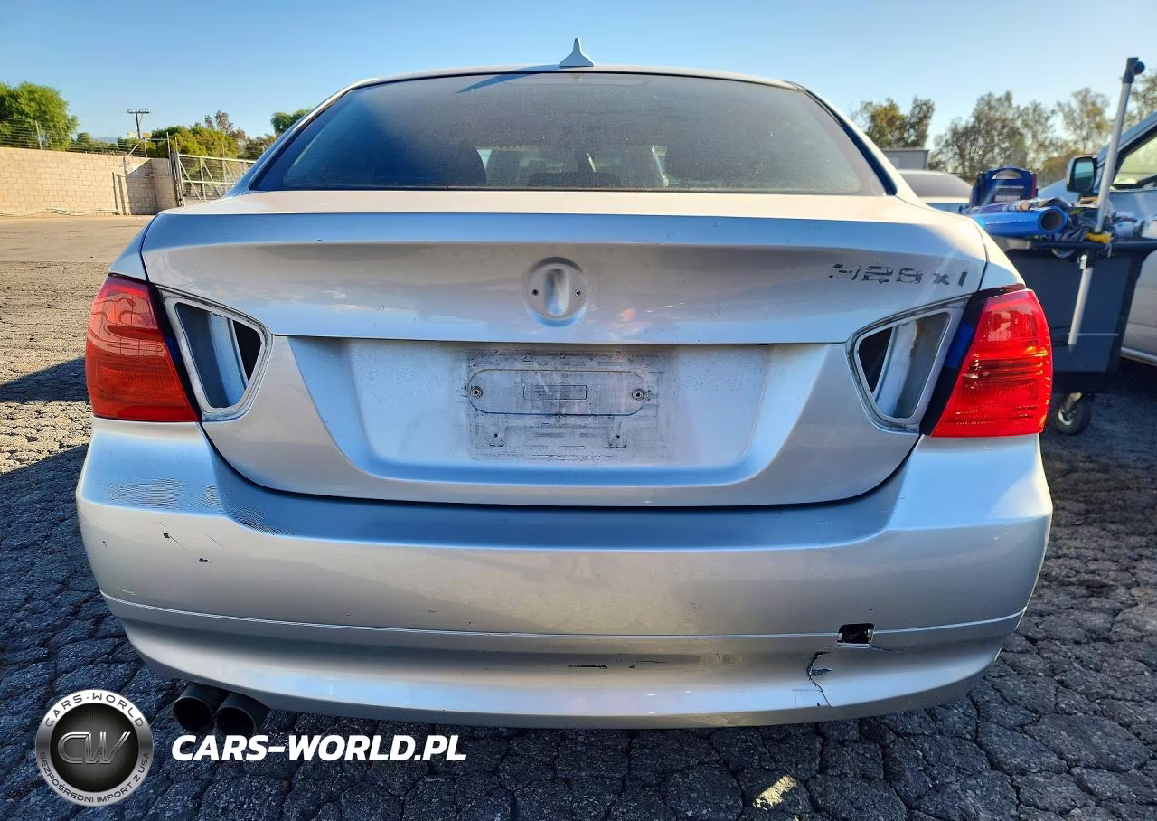 2007 BMW 328 Xi VIN:WBAVC93597KX53756 - 6
