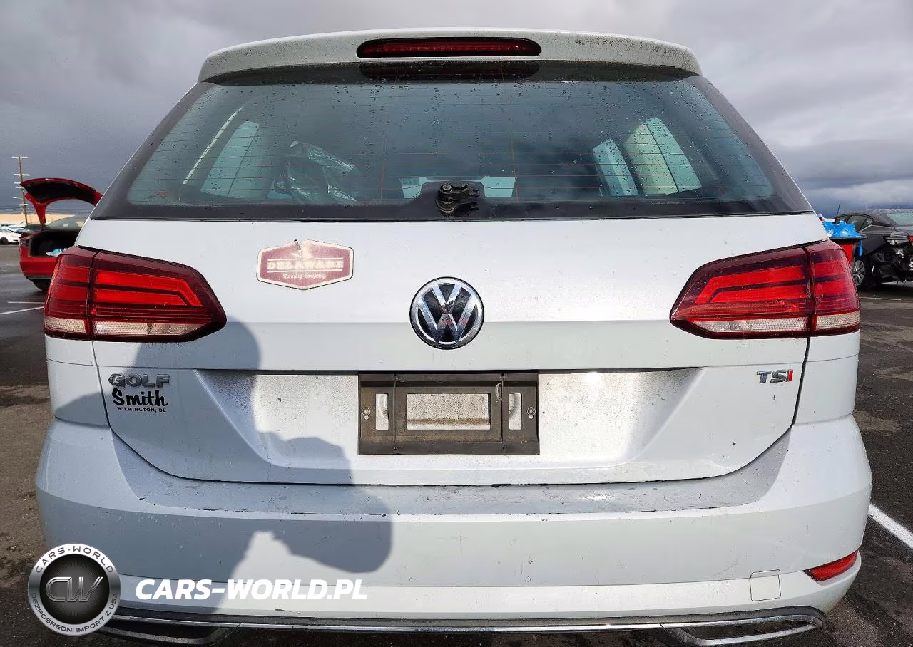 2018 Volkswagen Golf Sportwagen S VIN:3VWD17AU5JM756041 - 6