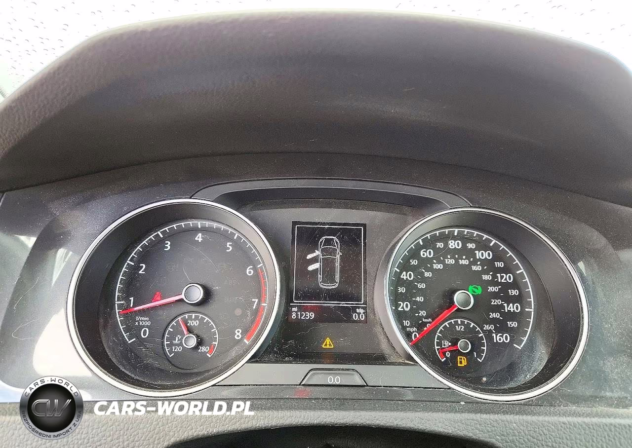 2018 Volkswagen Golf Sportwagen S VIN:3VWD17AU5JM756041 - 9
