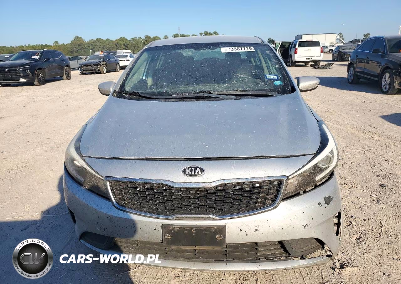 2018 Kia Forte Lx VIN:3KPFK4A75JE261365 - 5