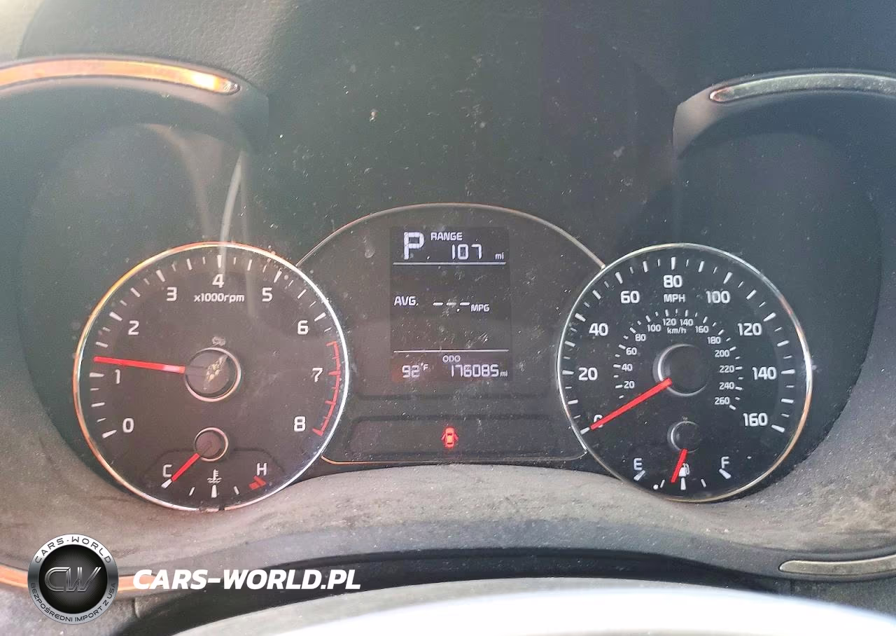 2018 Kia Forte Lx VIN:3KPFK4A75JE261365 - 9