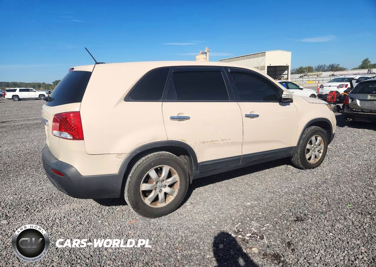 2012 Kia Sorento Lx VIN:5XYKT4A19CG221657 - 3