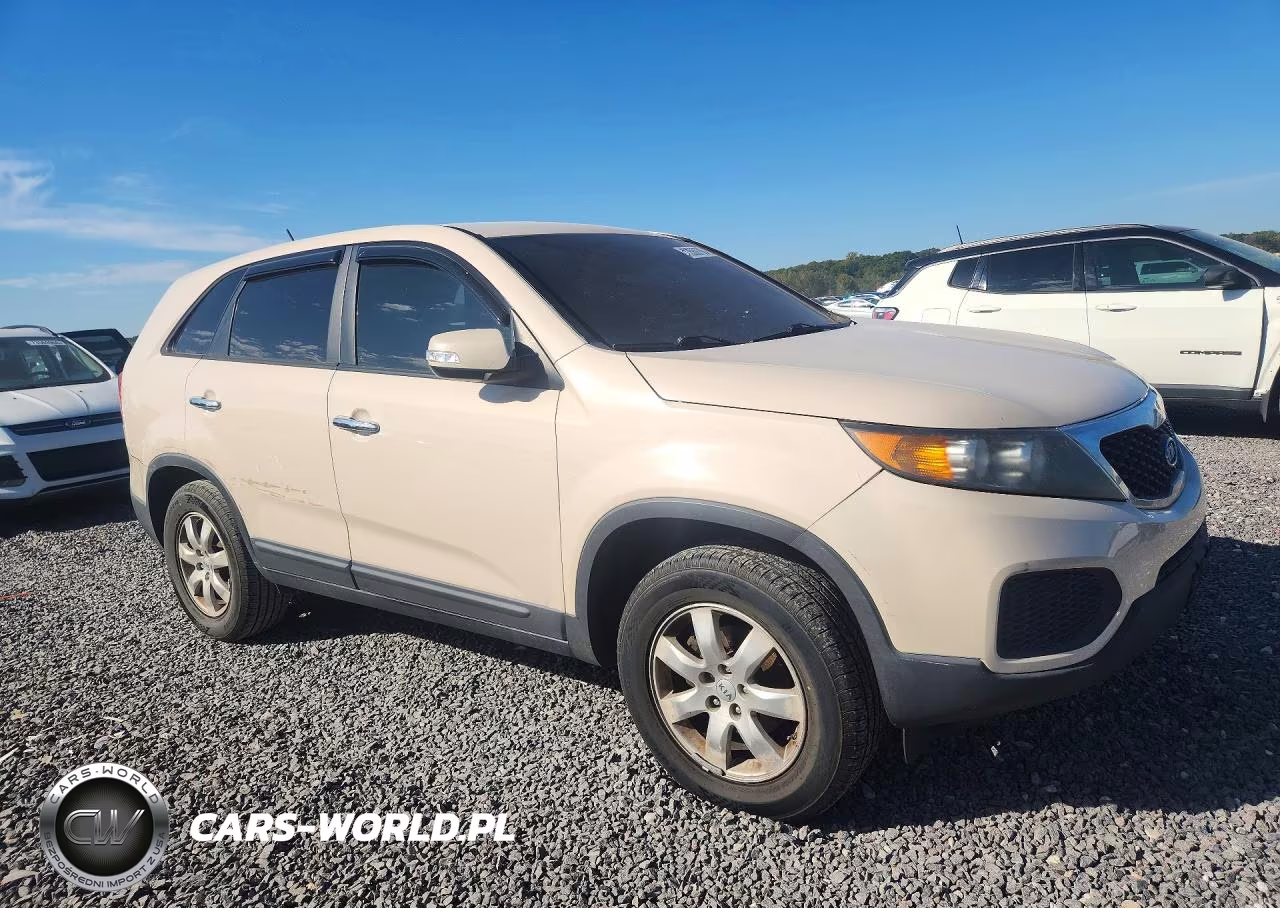 2012 Kia Sorento Lx VIN:5XYKT4A19CG221657 - 4