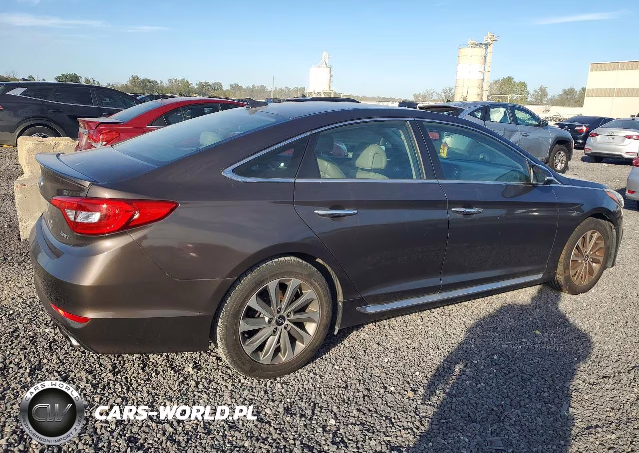 2015 Hyundai Sonata Sport VIN:5NPE34AF0FH112705 - 3