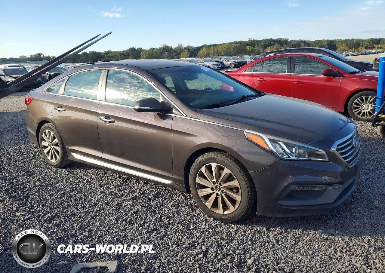 2015 Hyundai Sonata Sport VIN:5NPE34AF0FH112705 - 4