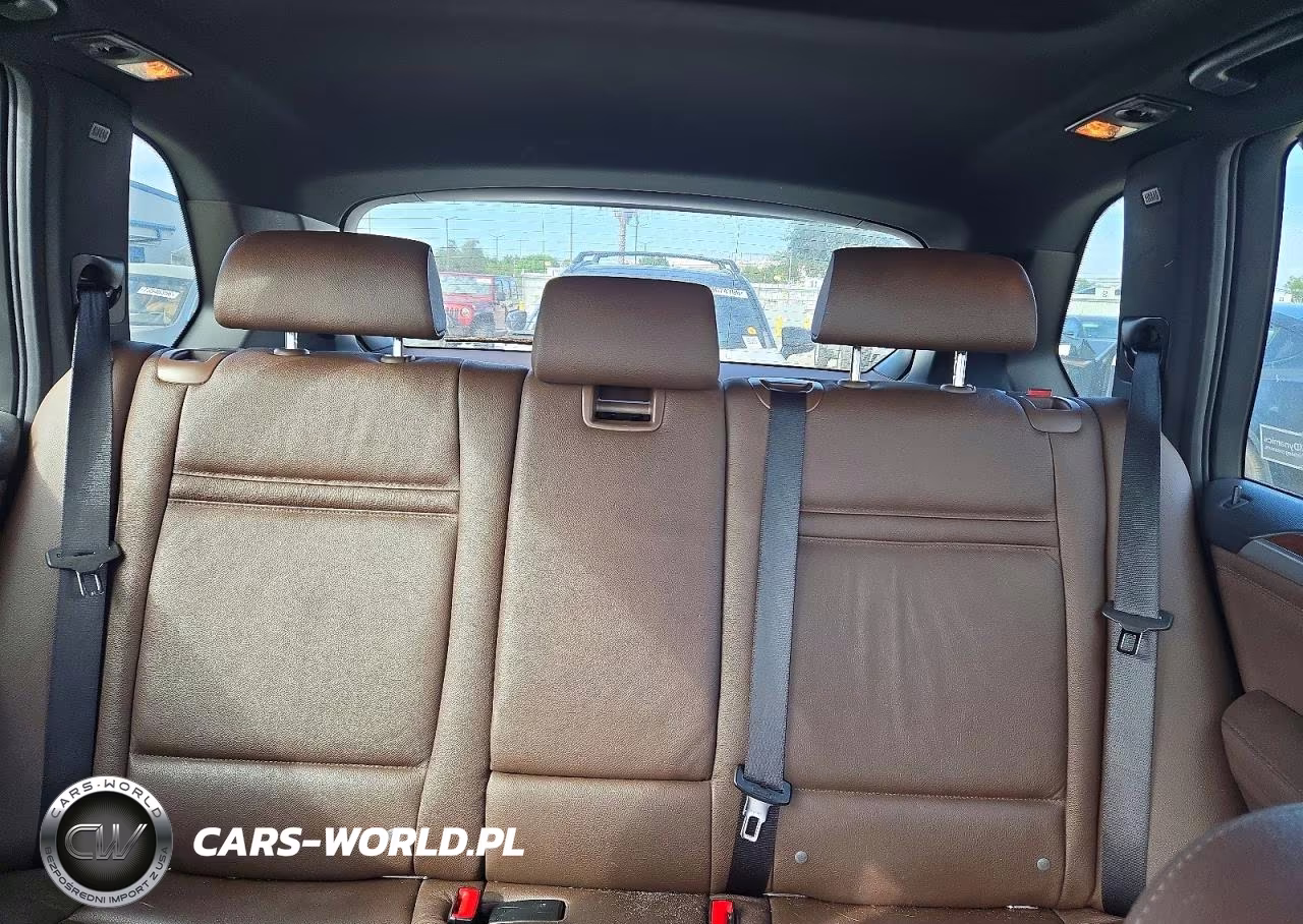 2012 BMW X5 xDrive35I VIN:5UXZV4C54CL756486 - 10