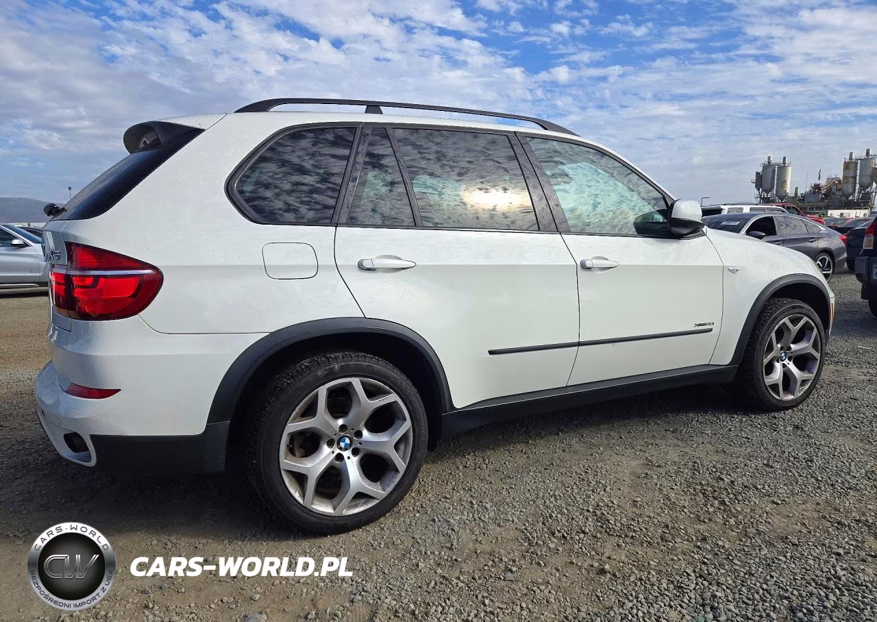 2012 BMW X5 xDrive35I VIN:5UXZV4C54CL756486 - 3