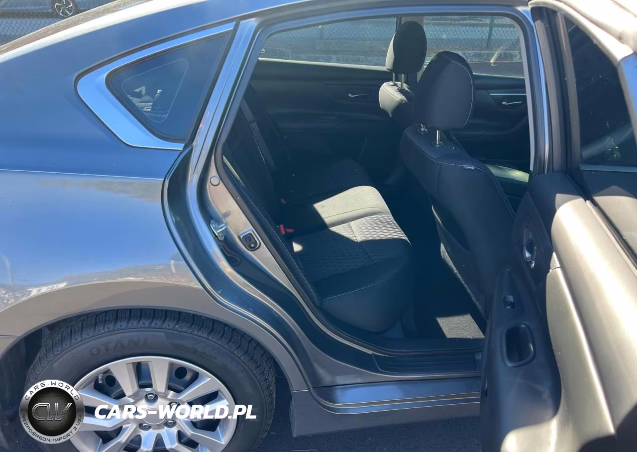 2018 Nissan Altima 2.5 VIN:1N4AL3AP1JC475610 - 6