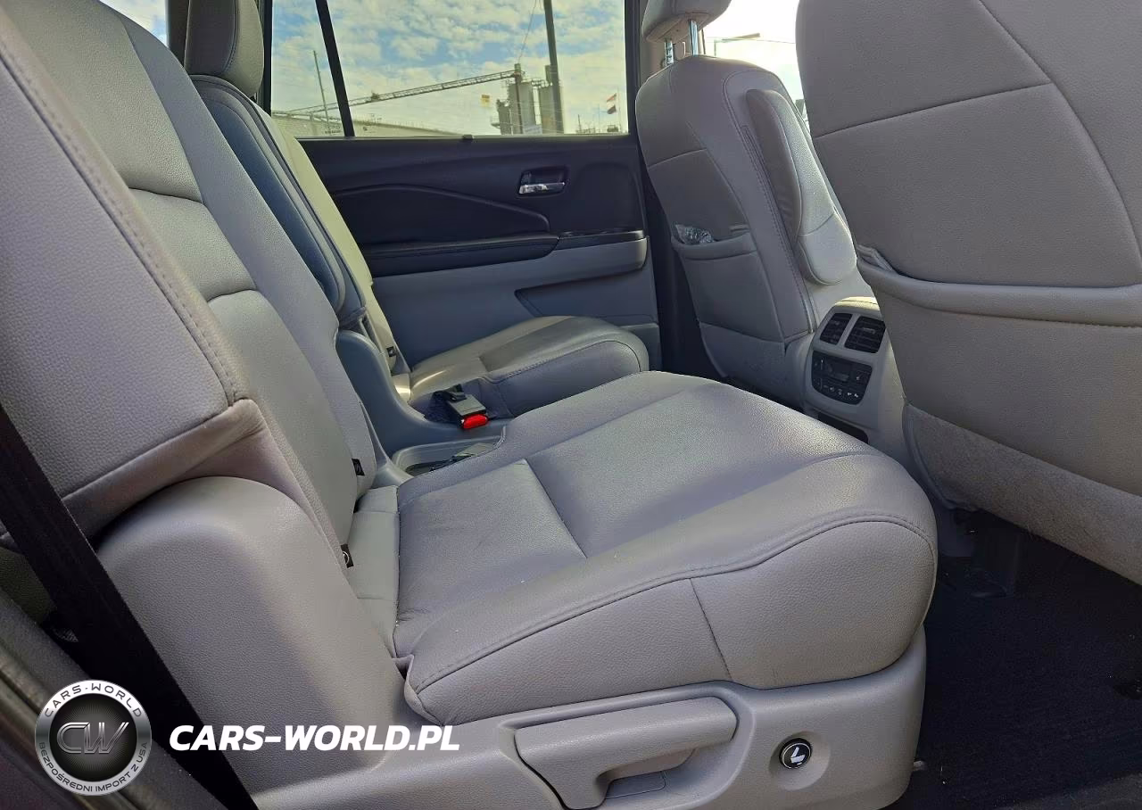 2020 Honda Pilot Touring VIN:5FNYF5H62LB000174 - 11