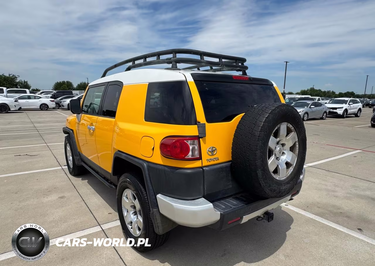 2007 Toyota Fj Cruiser Base VIN:JTEBU11FX70045071 - 3