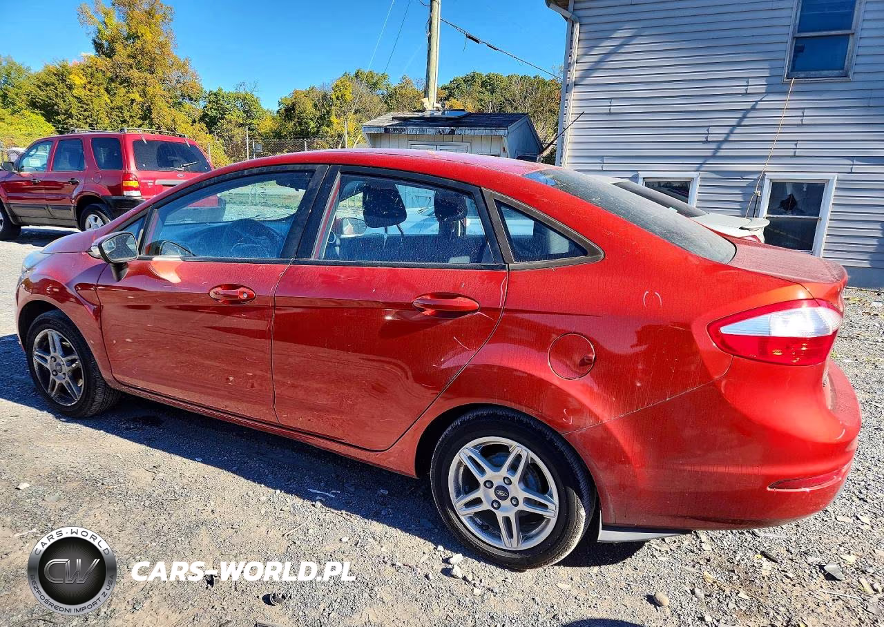 2018 Ford Fiesta Se VIN:3FADP4BJ2JM107811 - 2