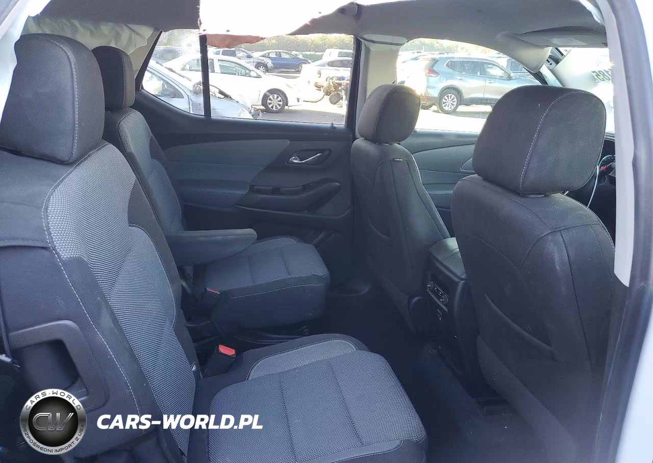 2019 Chevrolet Traverse Lt VIN:1GNERGKW2KJ304909 - 11