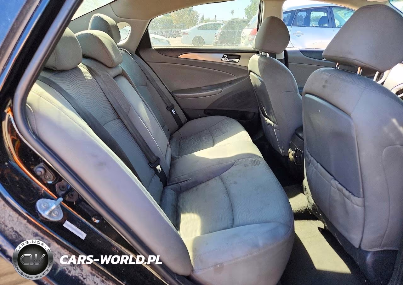 2013 Hyundai Sonata Hybrid VIN:KMHEC4A4XDA066931 - 10