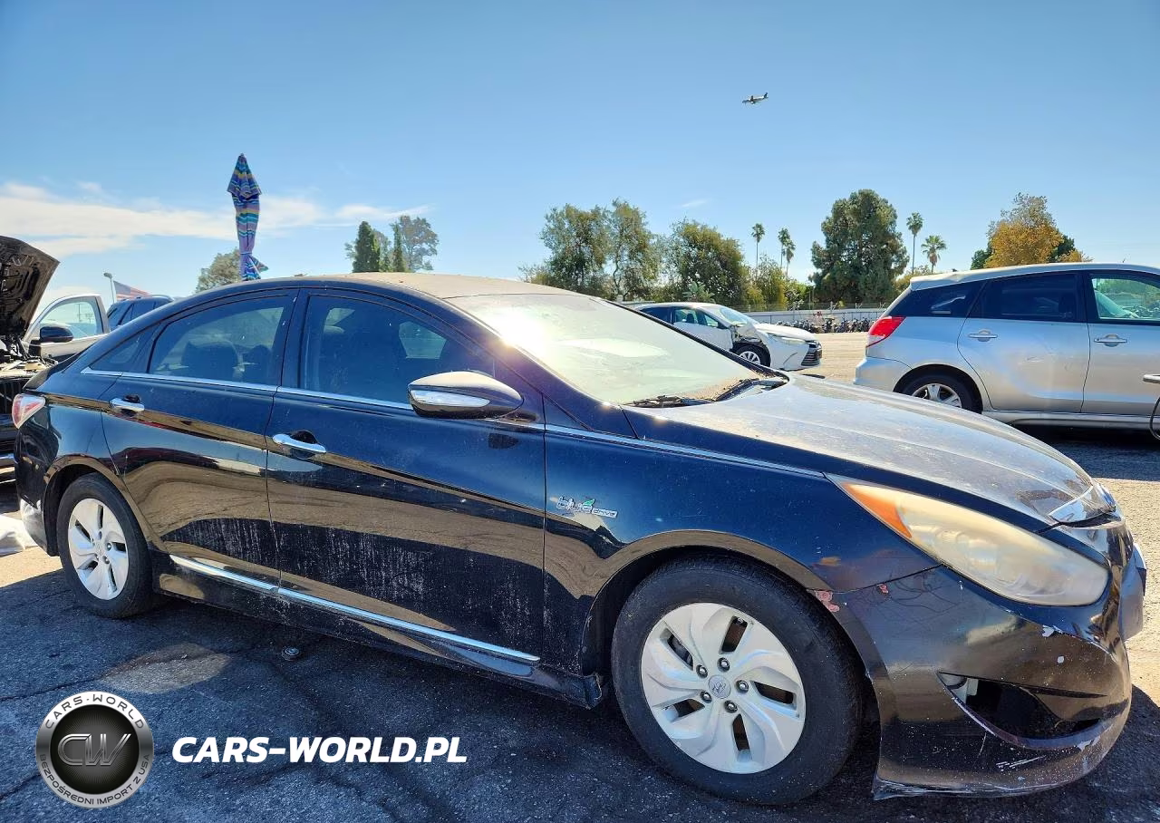 2013 Hyundai Sonata Hybrid VIN:KMHEC4A4XDA066931 - 4