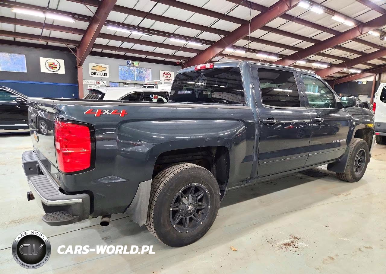 2018 CHEVROLET SILVERADO K1500 LT VIN:3GCUKREC3JG546145 - 3