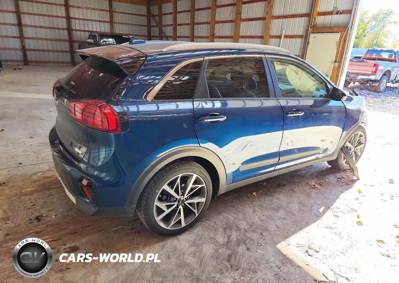 2020 Kia Niro Touring VIN:KNDCC3LC4L5422064 - 3