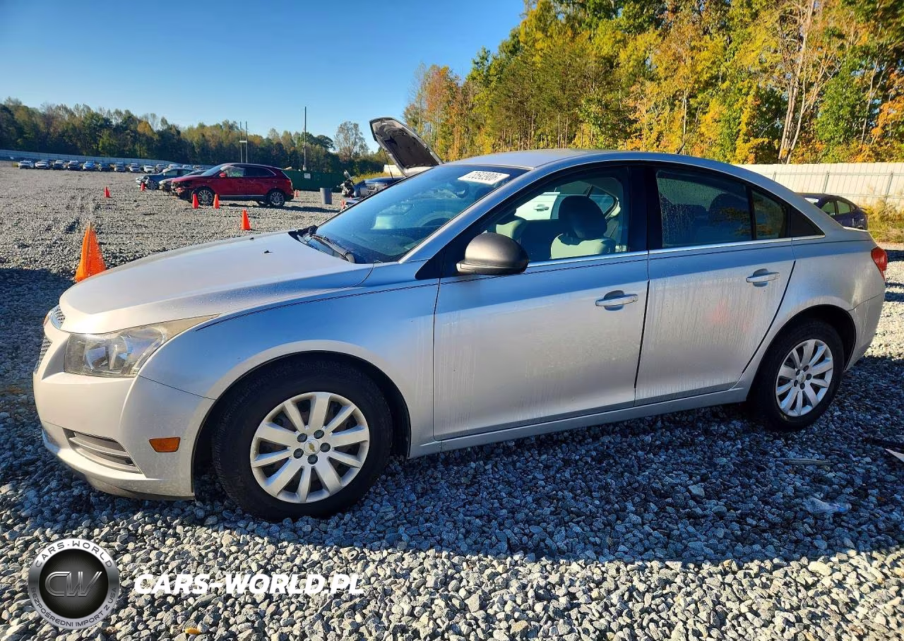 2011 Chevrolet Cruze Ls – zdjęcie 1 z 12