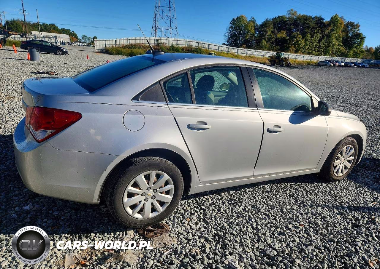 2011 Chevrolet Cruze Ls VIN:1G1PC5SH9B7211979 - 3