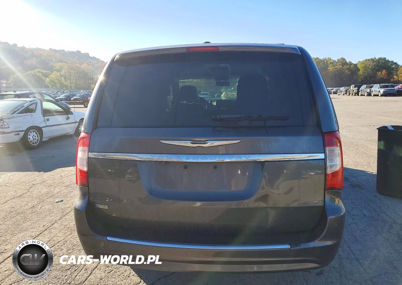2016 Chrysler Town & Country Touring VIN:2C4RC1BG1GR231942 - 6