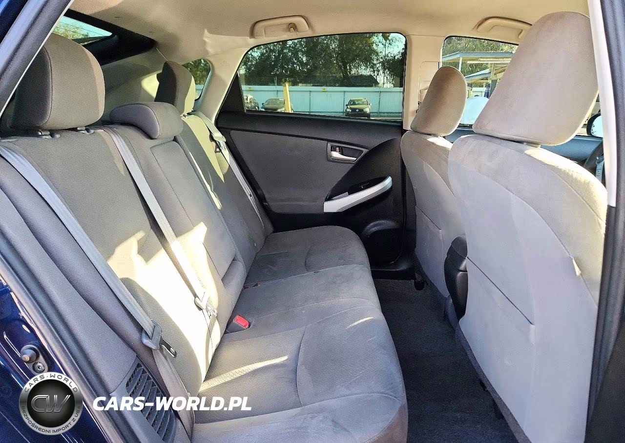 2015 Toyota Prius Two VIN:JTDKN3DU9F0453650 - 10