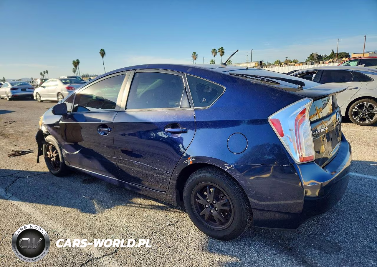 2015 Toyota Prius Two VIN:JTDKN3DU9F0453650 - 2