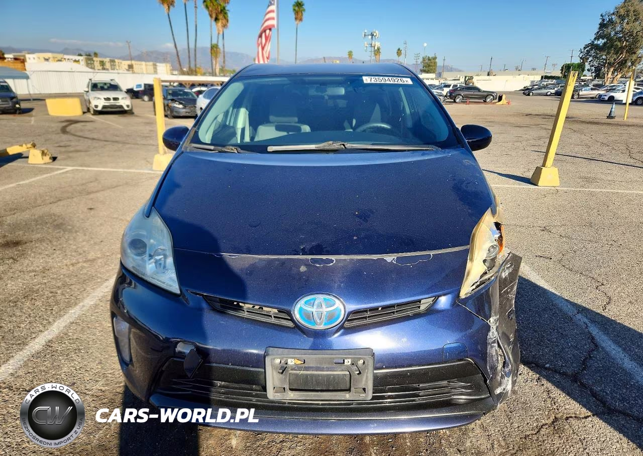 2015 Toyota Prius Two VIN:JTDKN3DU9F0453650 - 5