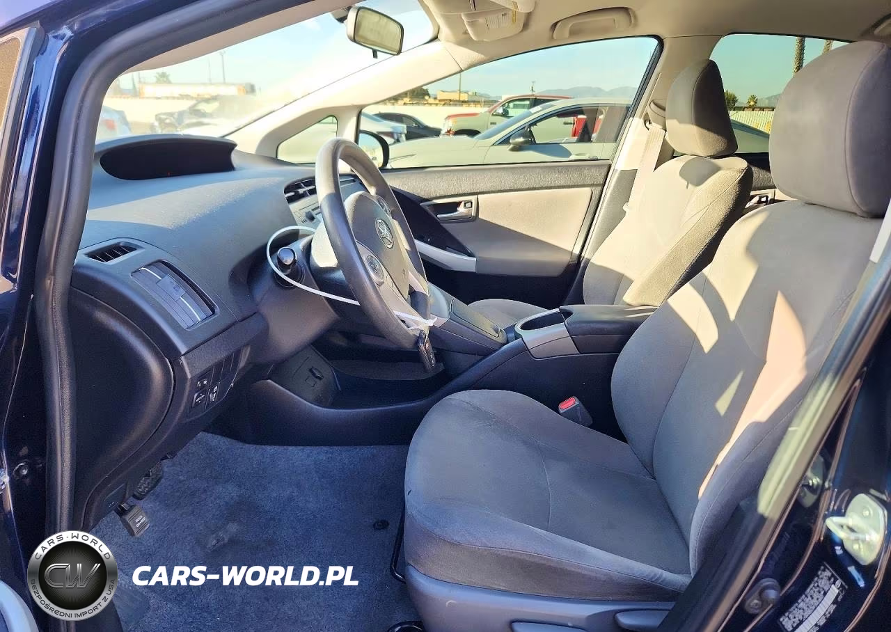 2015 Toyota Prius Two VIN:JTDKN3DU9F0453650 - 7