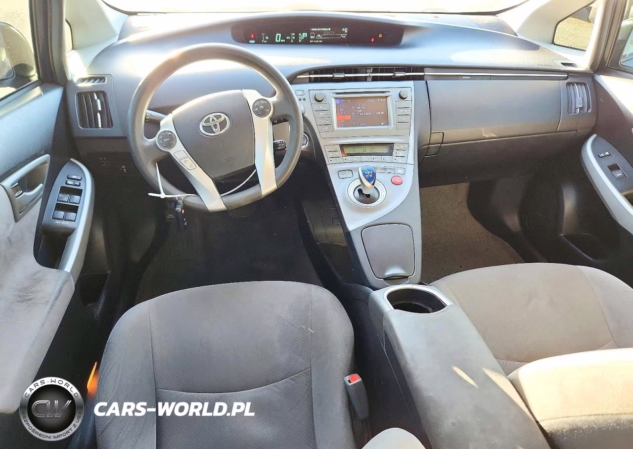 2015 Toyota Prius Two VIN:JTDKN3DU9F0453650 - 8