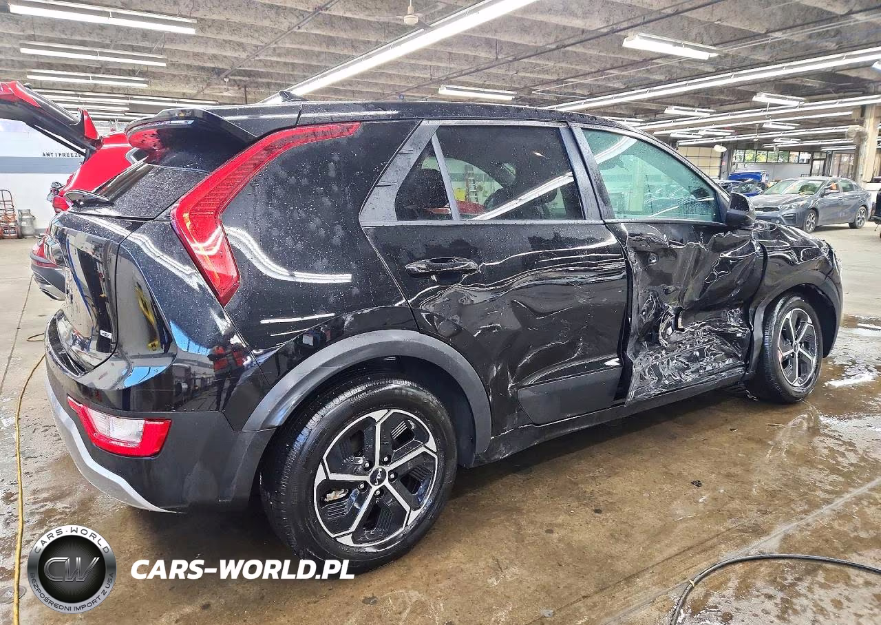 2026 Kia Niro Lx VIN:KNDCP3LE5T5335621 - 3