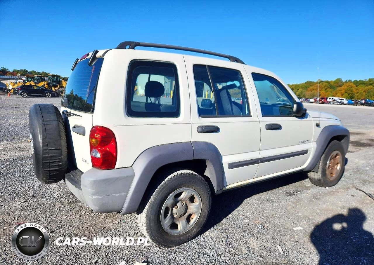 2004 Jeep Liberty Sport VIN:1J4GL48KX4W109839 - 3