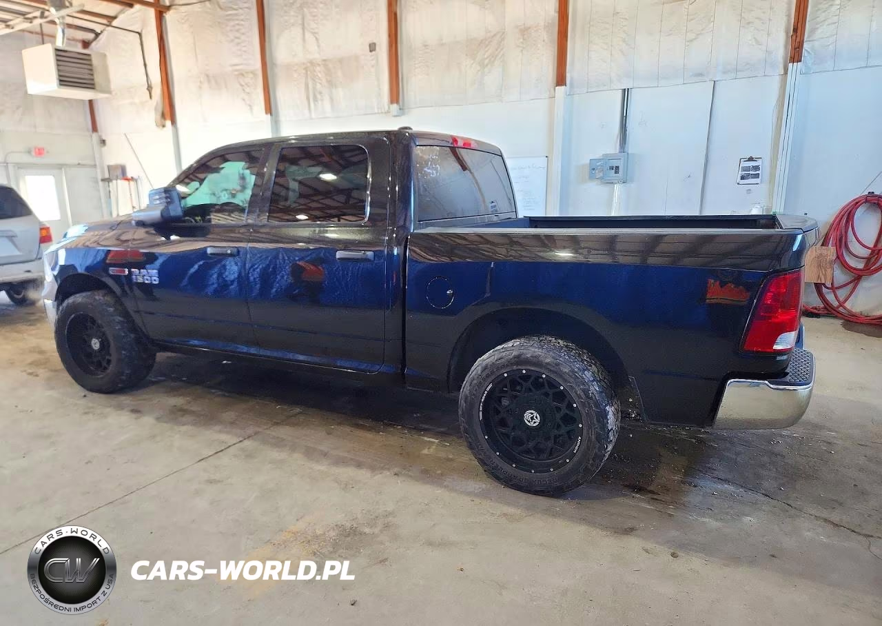 2018 Ram 1500 St VIN:1C6RR6KM7JS229725 - 2