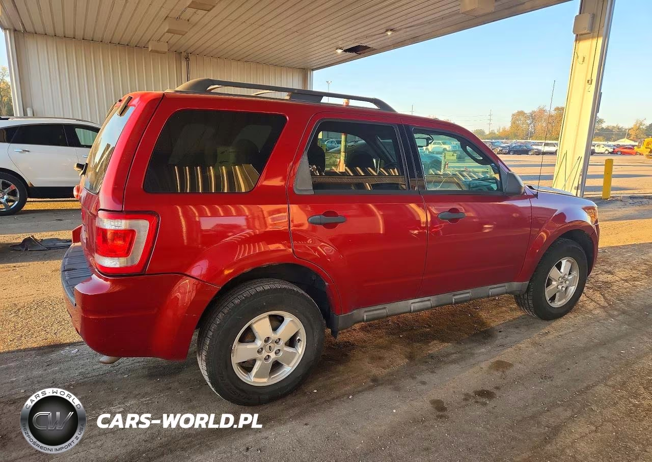 2010 Ford Escape Xlt VIN:1FMCU0D79AKC88210 - 3