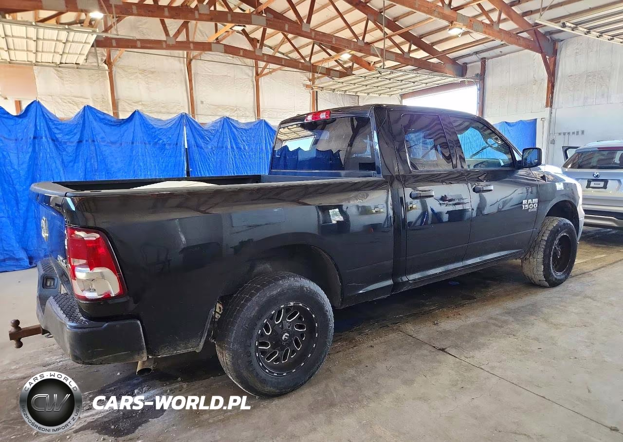 2019 Ram 1500 Classic Tradesman VIN:1C6RR7FG7KS518678 - 3