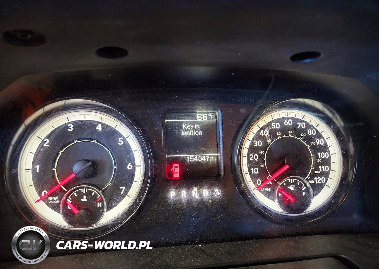 2019 Ram 1500 Classic Tradesman VIN:1C6RR7FG7KS518678 - 9