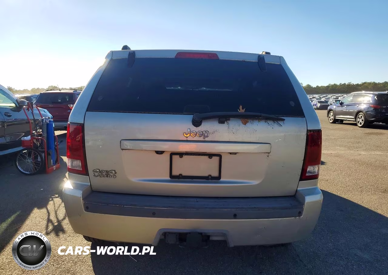 2010 Jeep Grand Cherokee Laredo VIN:1J4PR4GK9AC104967 - 6