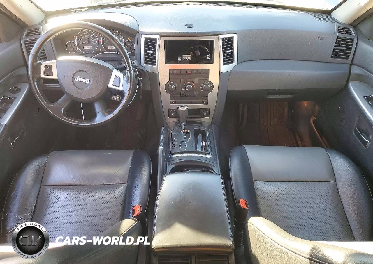 2010 Jeep Grand Cherokee Laredo VIN:1J4PR4GK9AC104967 - 8