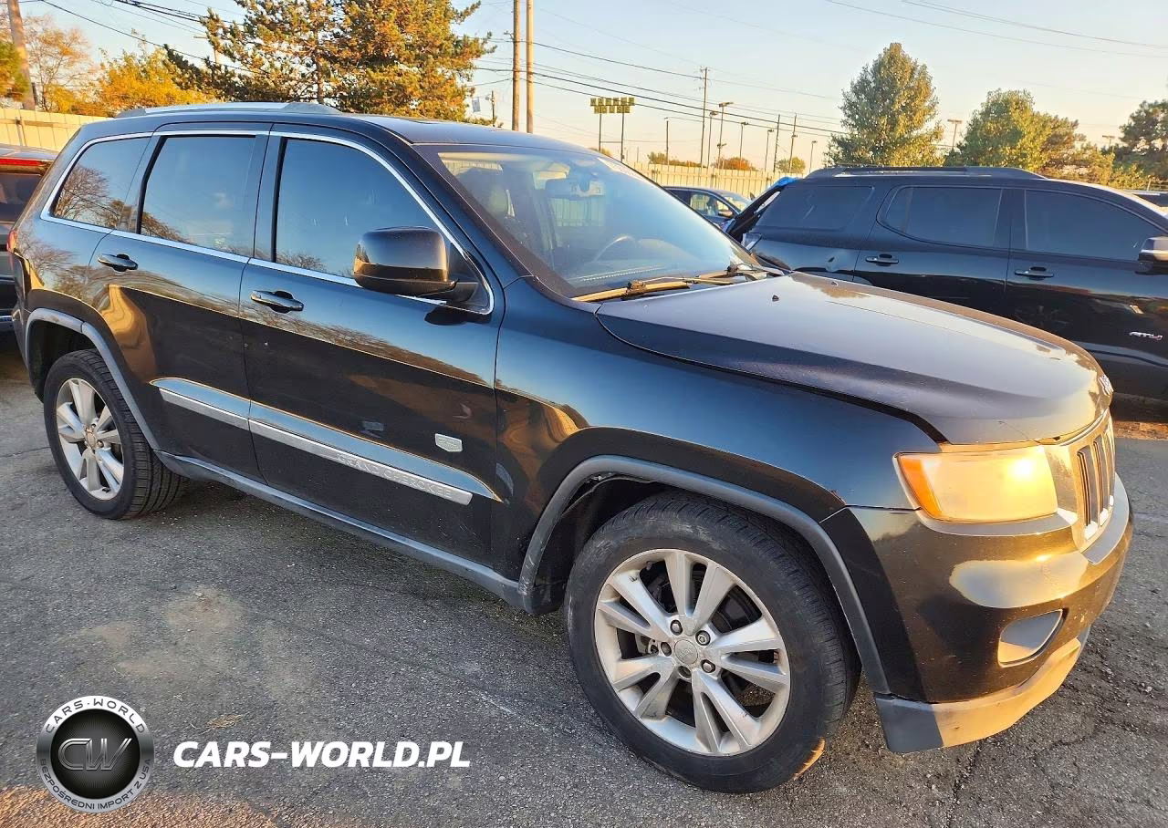 2011 Jeep Grand Cherokee Laredo VIN:1J4RR4GG0BC627395 - 4