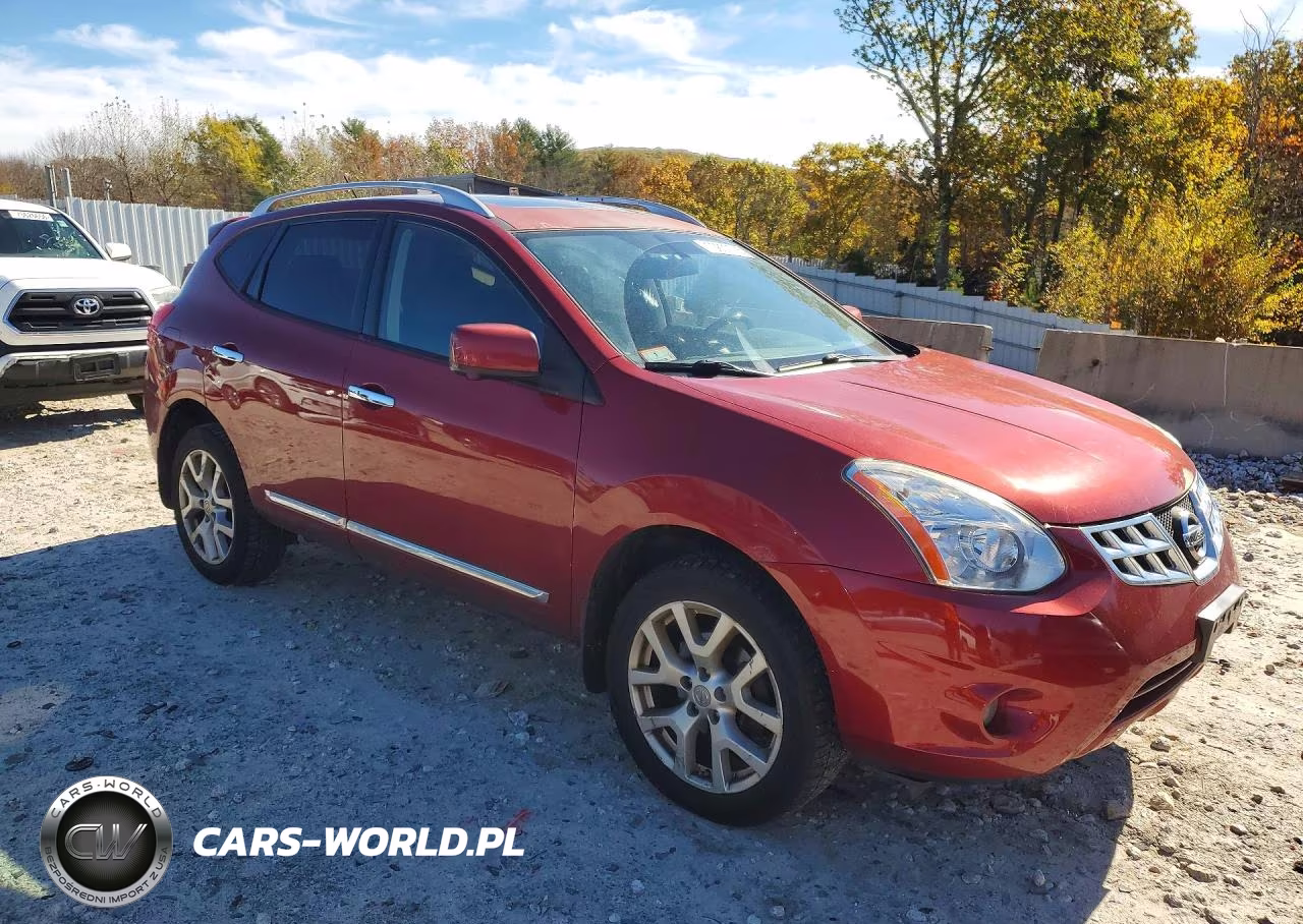 2013 Nissan Rogue S VIN:JN8AS5MV1DW608747 - 4