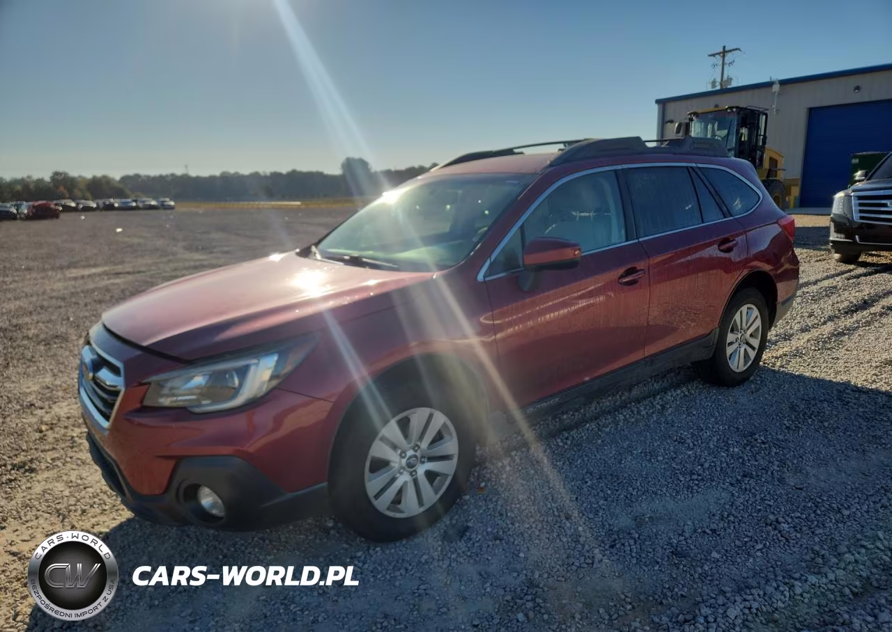 2018 Subaru Outback 2.5I Premium VIN:4S4BSACC8J3362605 - 1