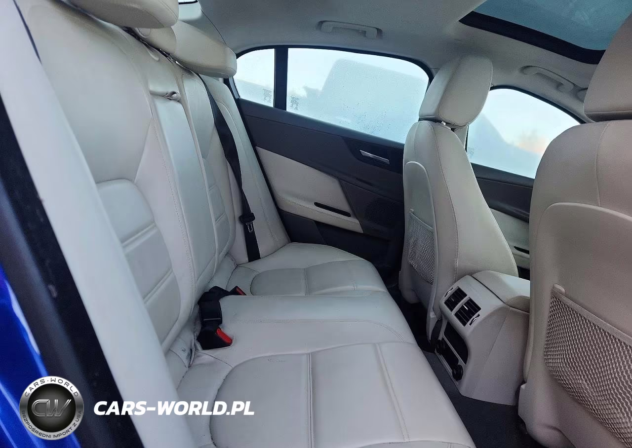 2017 Jaguar Xe Prestige VIN:SAJAK4BV1HA966590 - 10
