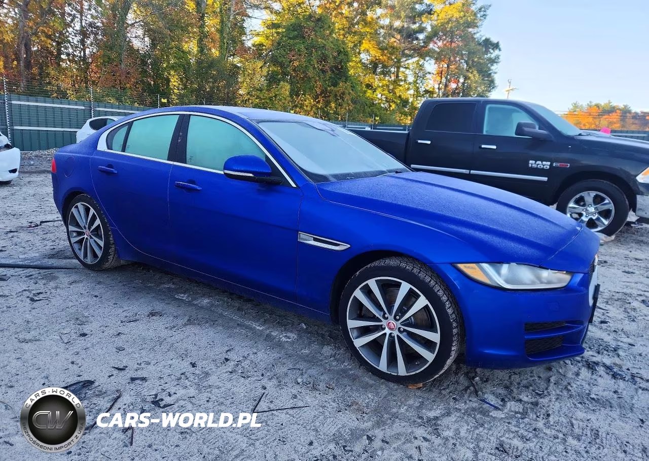 2017 Jaguar Xe Prestige VIN:SAJAK4BV1HA966590 - 4