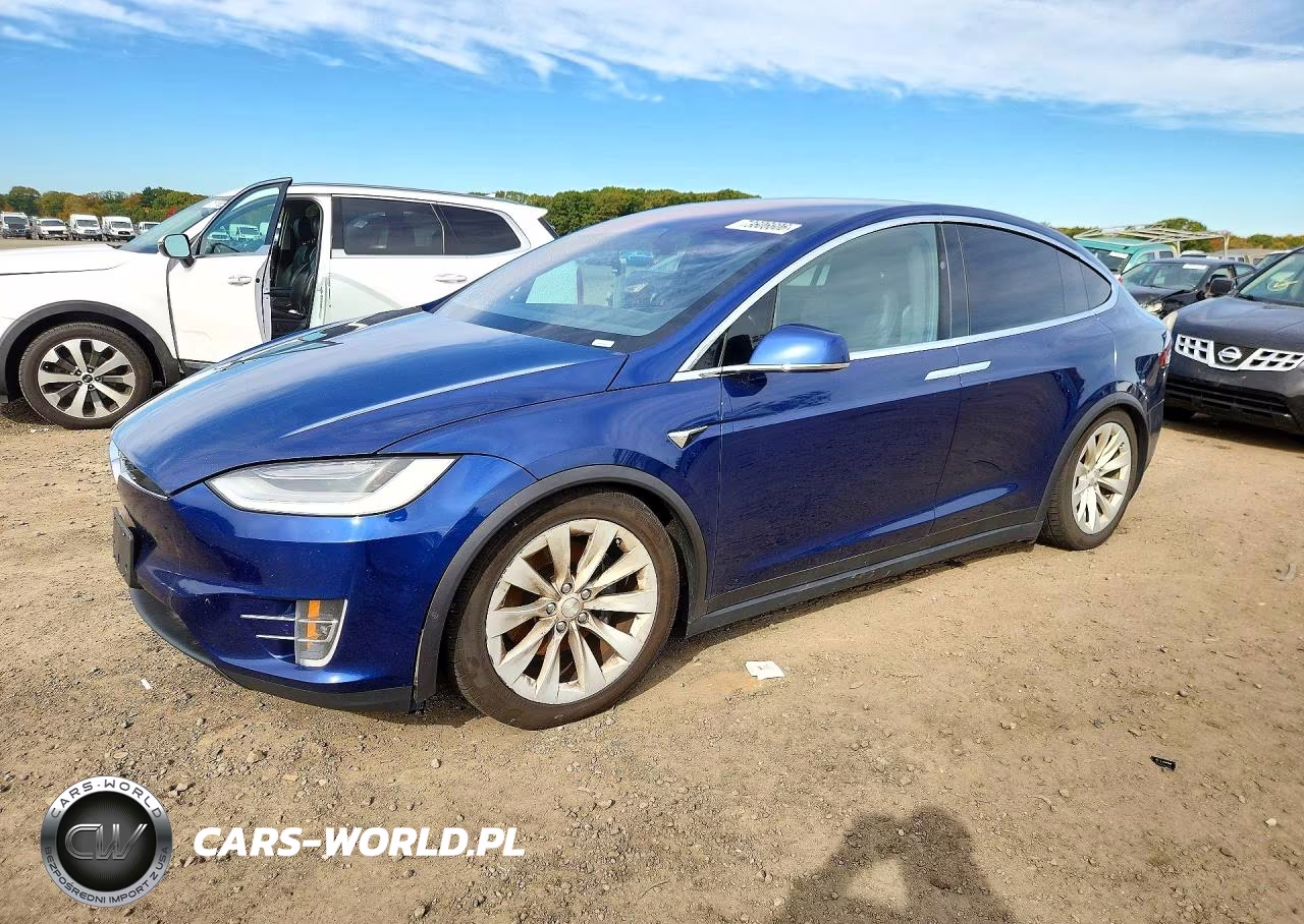 2020 Tesla Model X VIN:5YJXCBE2XLF305961 - 1
