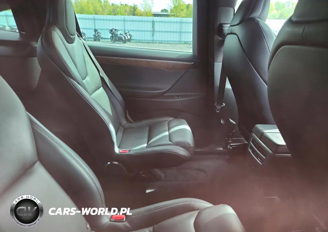 2020 Tesla Model X VIN:5YJXCBE2XLF305961 - 11