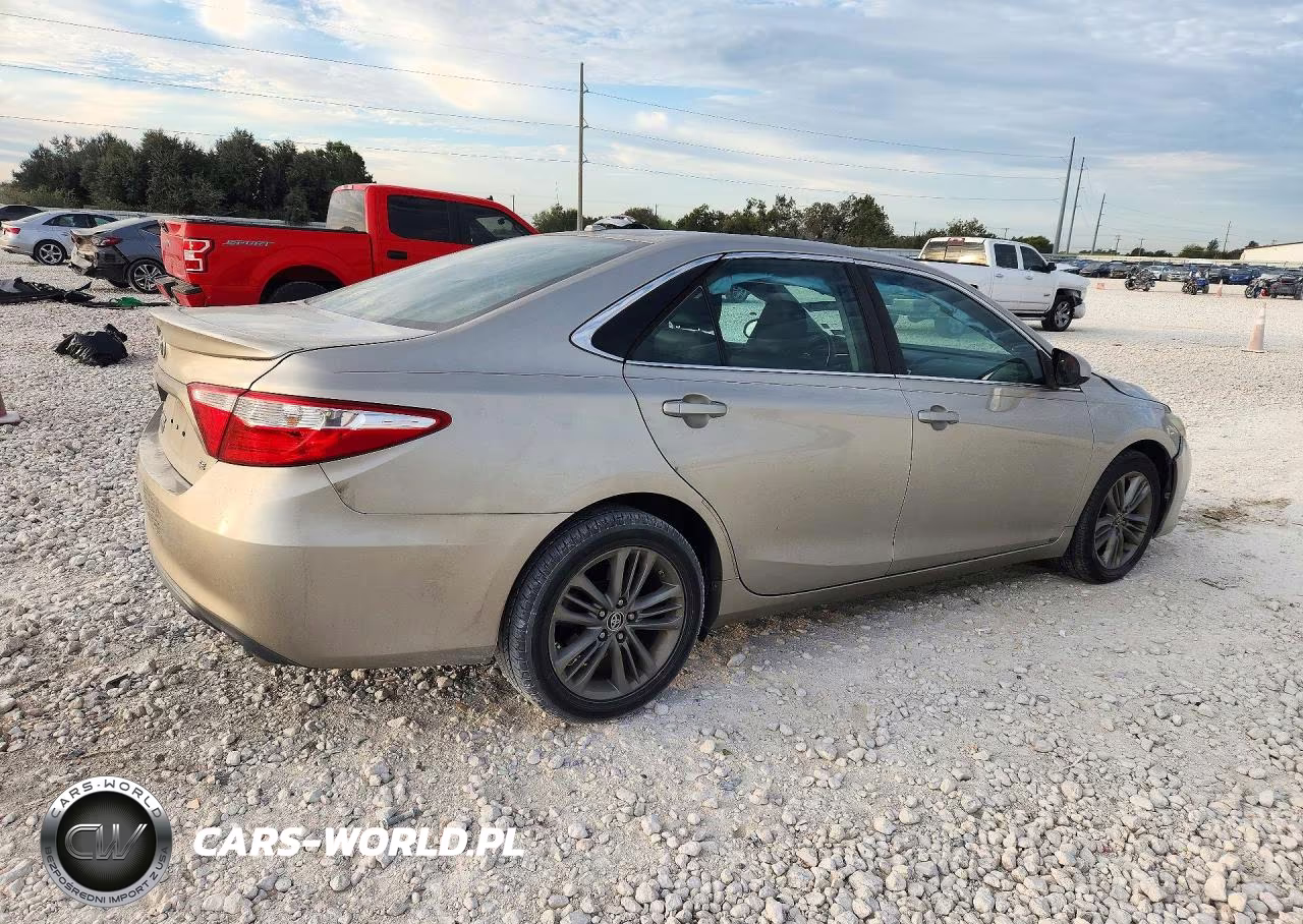 2016 Toyota Camry Se VIN:4T1BF1FK5GU184761 - 3