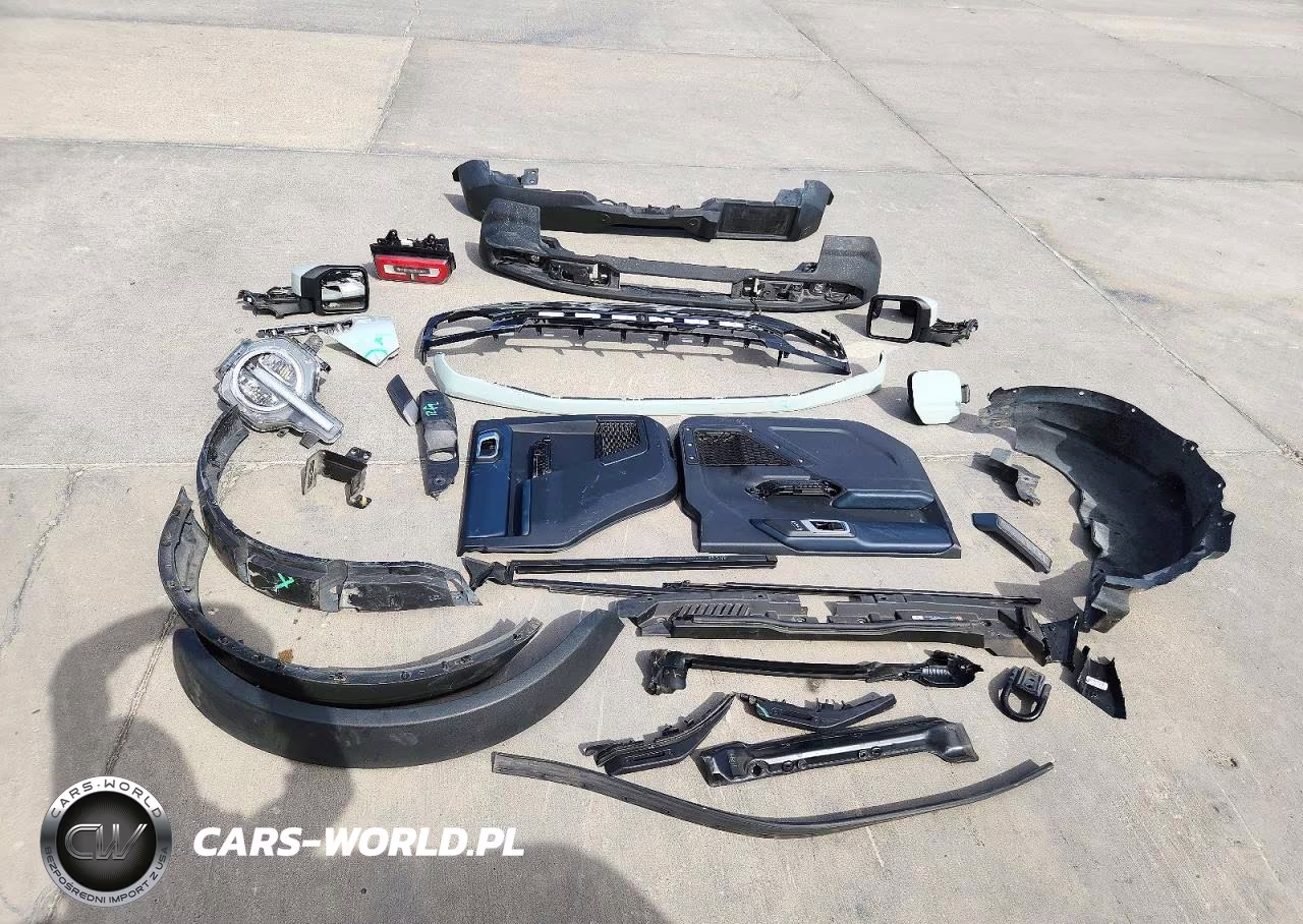2022 Ford Bronco Base VIN:1FMEE5DP4NLB06187 - 13