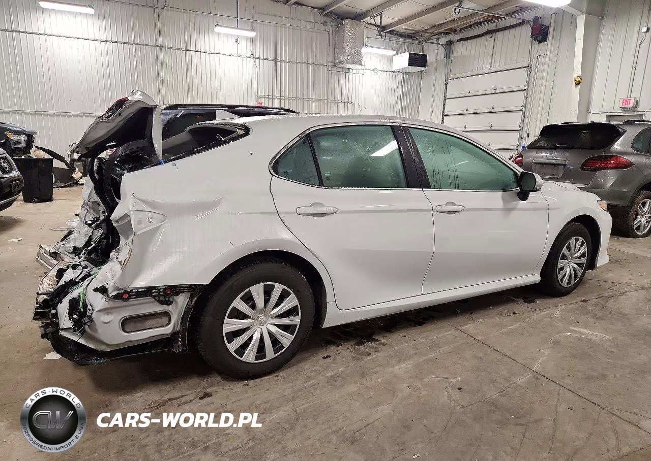 2024 Toyota Camry Le VIN:4T1C31AKXRU075509 - 3